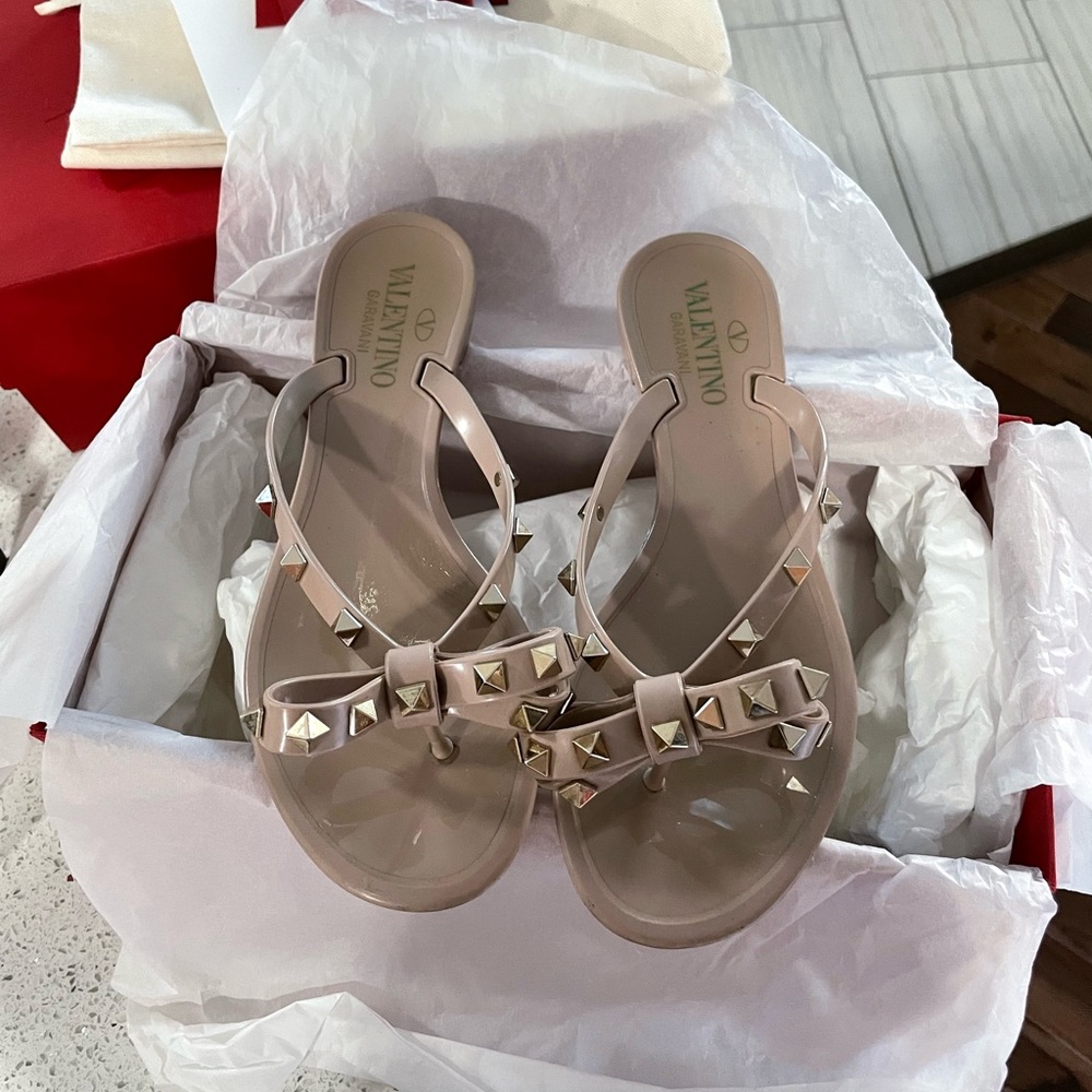 Valentino Rockstud Bow Thong Sandals